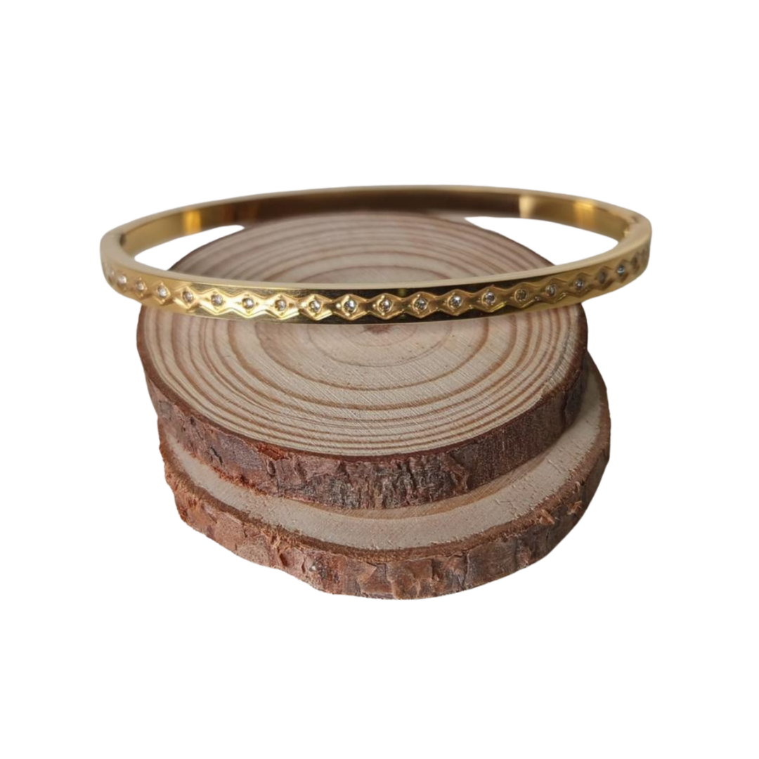 Ir a la página del producto PULSERA DORADA Y BRILLANTES PEQUEÑOS